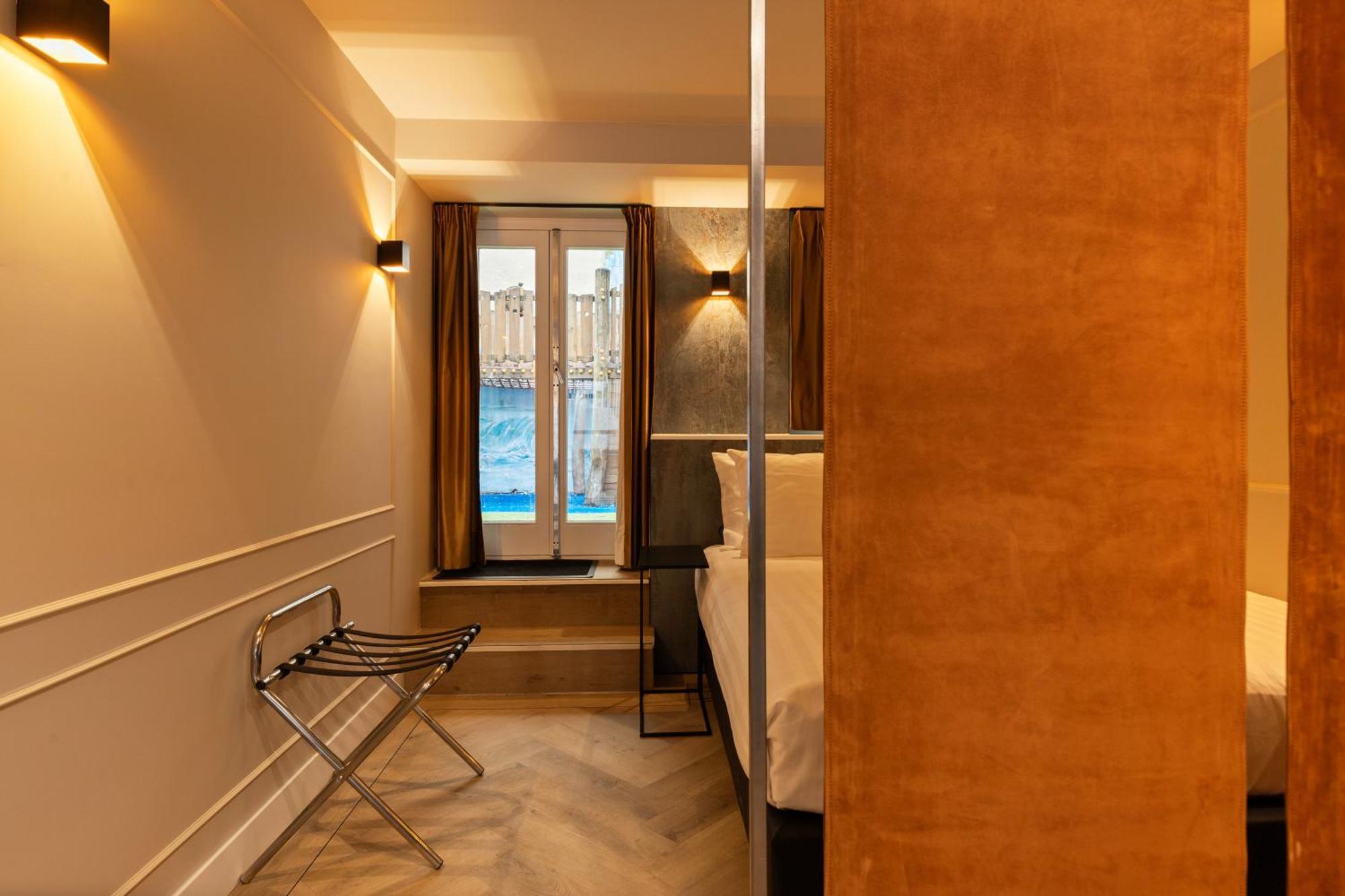 Midtown Hotel Royal Room アムステルダム エクステリア 写真